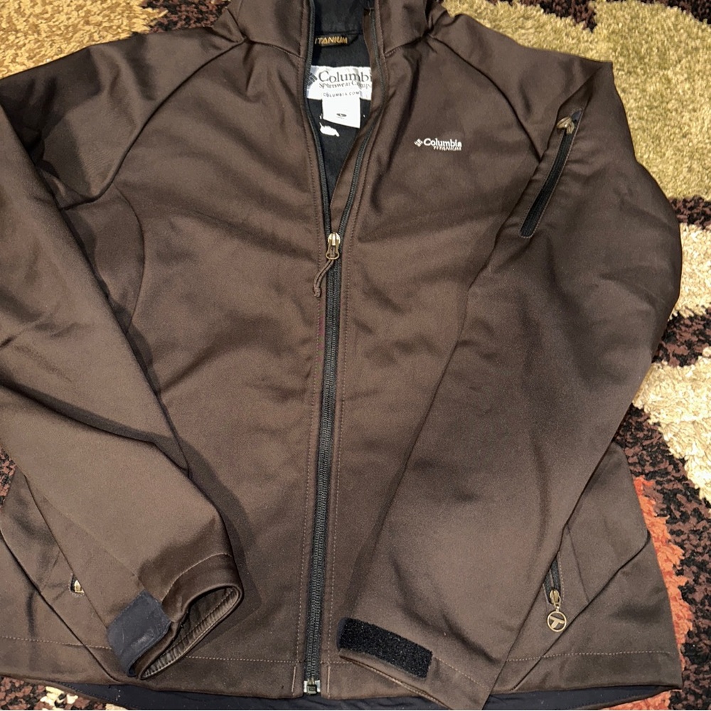 Women’s Columbia Titanium Jacket Size Large NWOT